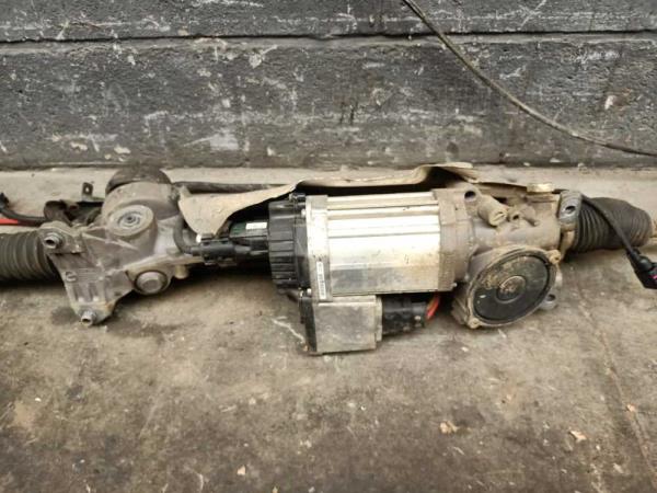 CREMAILLERE AUDI/VW/SEAT/SKODA - Vue 3